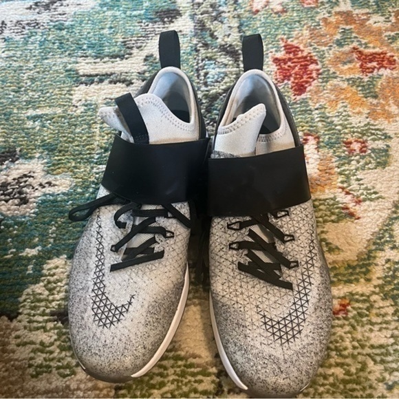 White and black Nike Zoom athletic shoes main image 11